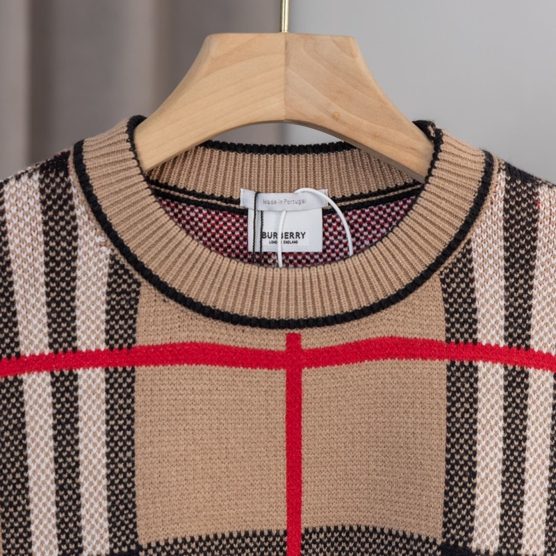 Burberry Sweaters